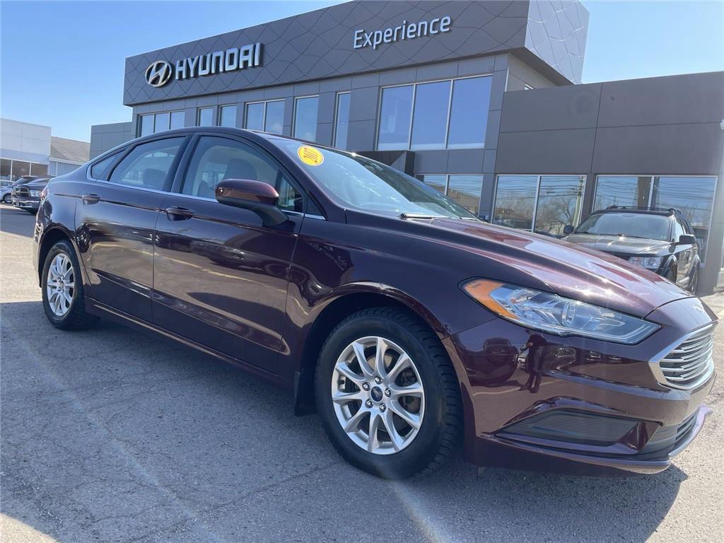 2017 Ford Fusion S - 64,601km
