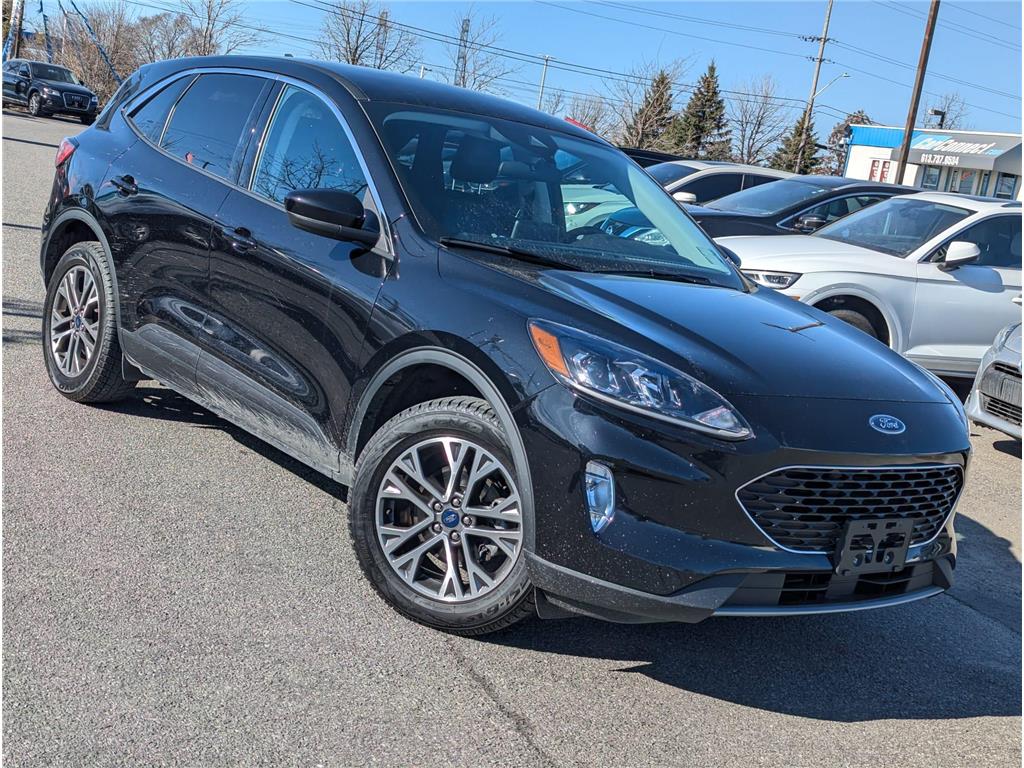 2022 Ford Escape SEL - 70,625km