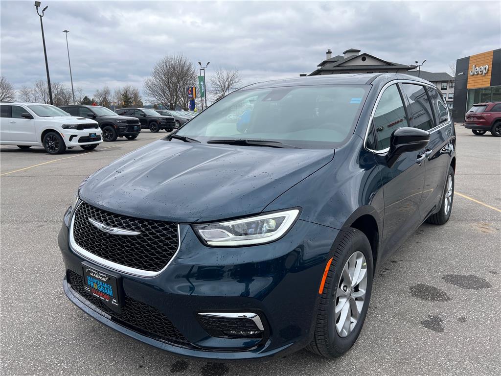 2025 Chrysler Pacifica Select Blue at $64,510