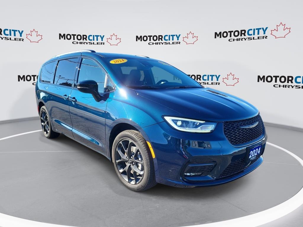 2024 Chrysler Pacifica Limited - 17,661km