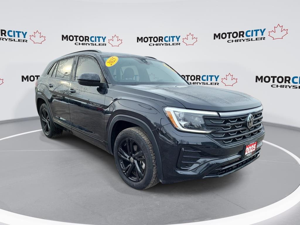 2025 Volkswagen Atlas Cross Sport 2.0 TSI Comfortline R-Line Black Edition - 31,604km