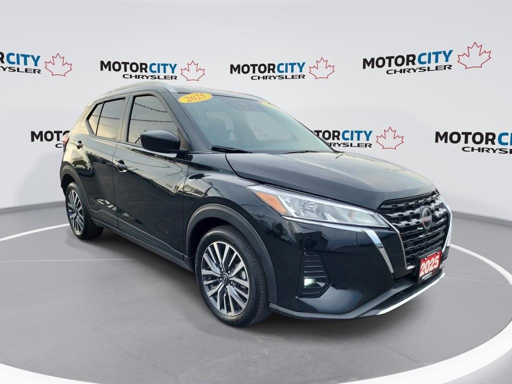 2025 Nissan Kicks Play SV - 39,724km
