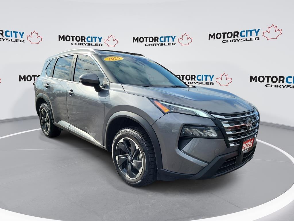 2025 Nissan Rogue SV Moonroof - 40,214km