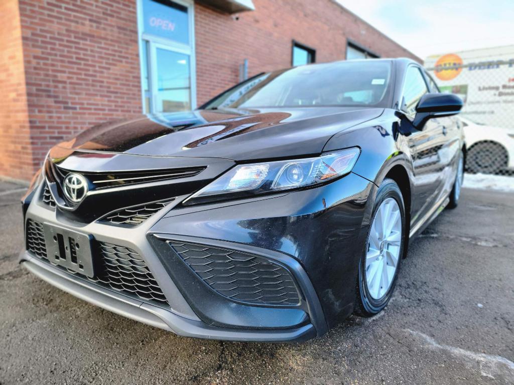 2021 Toyota Camry SE - 69,828km