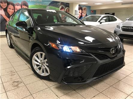 2022 Toyota Camry SE (Stk: 220202) in Calgary - Image 1 of 20