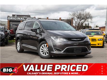 2017 Chrysler Pacifica Touring-L (Stk: 22T205A) in Calgary - Image 1 of 13