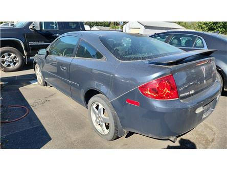 2009 Pontiac G5 SE (Stk: 2T161A) in Hope - Image 1 of 5