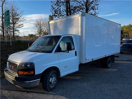2016 GMC Savana Cutaway 3500 1SD (Stk: u1226) in MONT-JOLI - Image 1 of 9