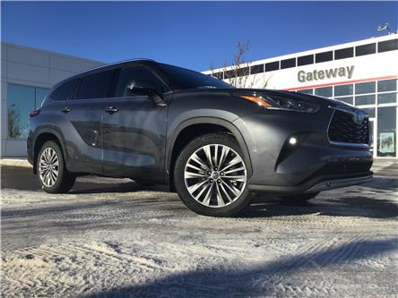 2023 Toyota Highlander Limited (Stk: ORDER11839955) in Edmonton - Image 1 of 38