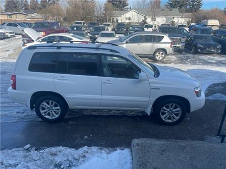 2007 Toyota Highlander Hybrid Base (Stk: 040707) in Calgary - Image 1 of 12