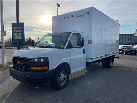 2020 GMC Savana Cutaway Work Van (Stk: 22159A) in Chatham - Image 1 of 16