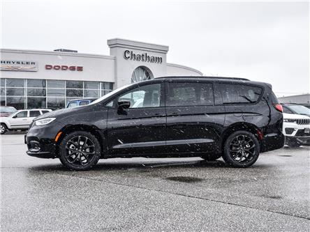 2023 Chrysler Pacifica Touring-L (Stk: N05758) in Chatham - Image 1 of 29