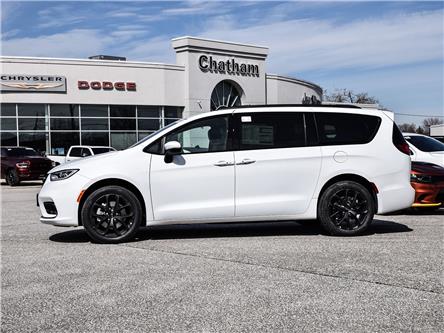 2023 Chrysler Pacifica Touring-L (Stk: N05781) in Chatham - Image 1 of 29