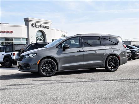 2023 Chrysler Pacifica Touring-L (Stk: N05860) in Chatham - Image 1 of 28