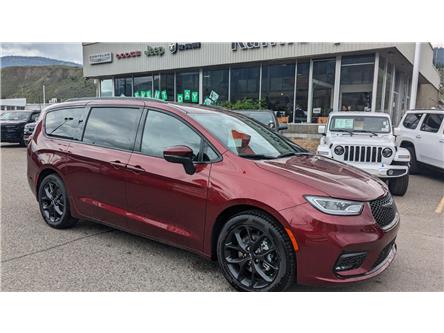 2023 Chrysler Pacifica Touring-L (Stk: TP084) in Kamloops - Image 1 of 33