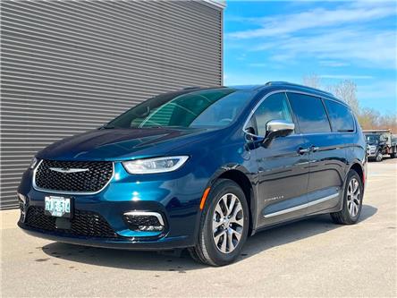 2023 Chrysler Pacifica Hybrid Pinnacle (Stk: 23207D) in London - Image 1 of 21