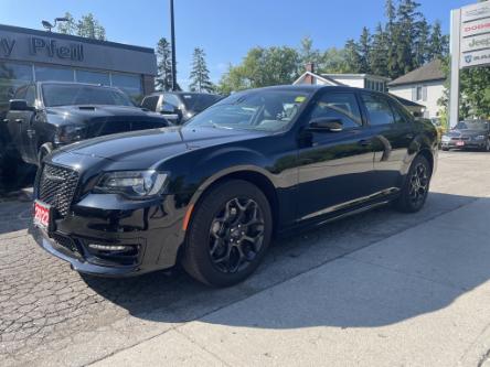 2022 Chrysler 300 Touring L (Stk: 01104P) in New Hamburg - Image 1 of 15