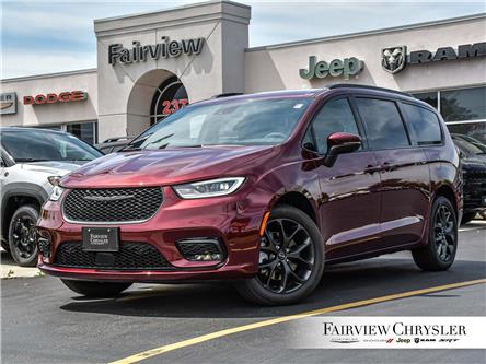 2023 Chrysler Pacifica Touring-L (Stk: PR1749) in Burlington - Image 1 of 32