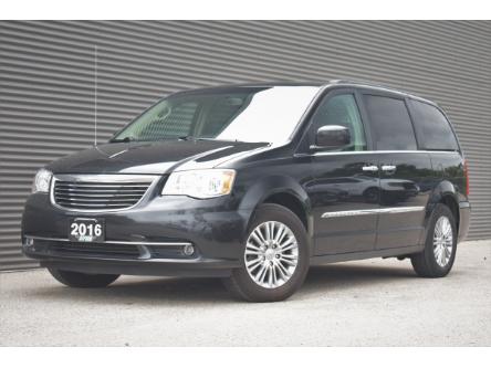 2016 Chrysler Town & Country Touring-L (Stk: 23013DD) in London - Image 1 of 31