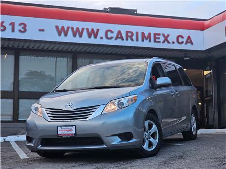 2017 Toyota Sienna LE 8 Passenger (Stk: 2308297) in Waterloo - Image 1 of 24