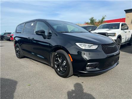 2023 Chrysler Pacifica Hybrid Touring-L in Cowansville - Image 1 of 6