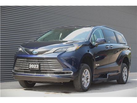 2023 Toyota Sienna XLE 8-Passenger (Stk: MU2329) in London - Image 1 of 33