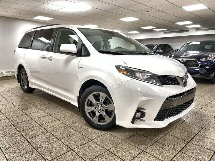 2020 Toyota Sienna SE 7-Passenger (Stk: 232129A) in Calgary - Image 1 of 20