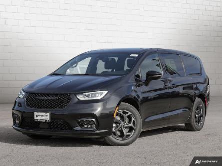 2023 Chrysler Pacifica Hybrid Limited (Stk: PR0018) in Orangeville - Image 1 of 29