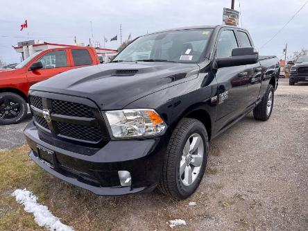 2023 RAM 1500 Classic Tradesman (Stk: 555326) in Orillia - Image 1 of 9