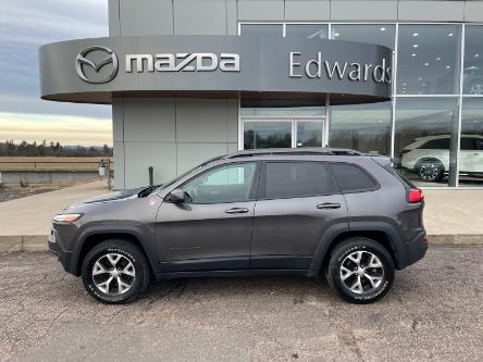 2018 Jeep Cherokee Trailhawk (Stk: 23753) in Pembroke - Image 1 of 23