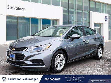 2018 Chevrolet Cruze LT Auto (Stk: 73133A) in Saskatoon - Image 1 of 25