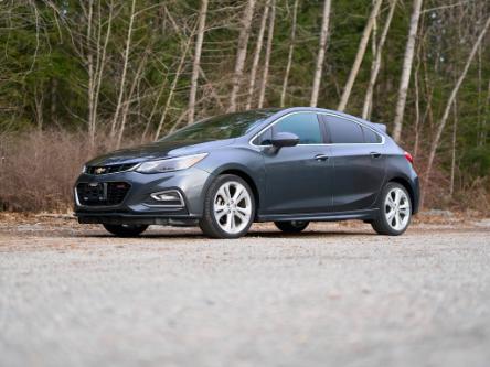 2017 Chevrolet Cruze Hatch Premier Auto (Stk: 23510) in Surrey - Image 1 of 18