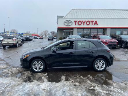 2020 Toyota Corolla Hatchback Base (Stk: 2401821) in Cambridge - Image 1 of 18