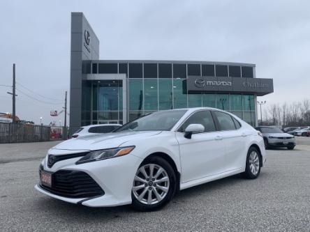 2018 Toyota Camry LE (Stk: UM3277) in Chatham - Image 1 of 23