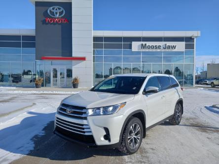 2019 Toyota Highlander LE (Stk: 2490681) in Moose Jaw - Image 1 of 30