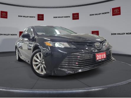 2019 Toyota Camry LE (Stk: 10111344A) in Markham - Image 1 of 9