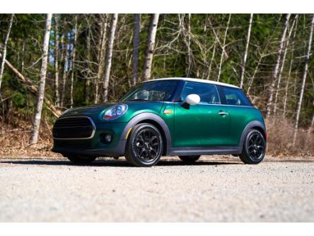 2017 MINI 3 Door Cooper (Stk: RS014621A) in Vancouver - Image 1 of 17