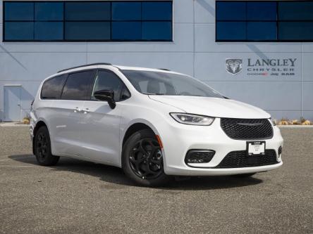 2024 Chrysler Pacifica Hybrid Select (Stk: R112345) in Surrey - Image 1 of 23