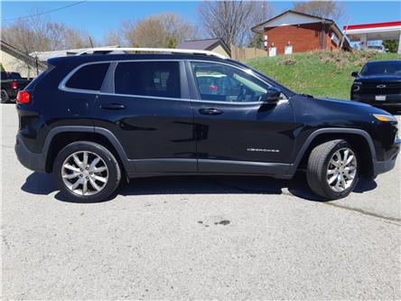 2018 Jeep Cherokee Limited in Port Hope - Image 1 of 31