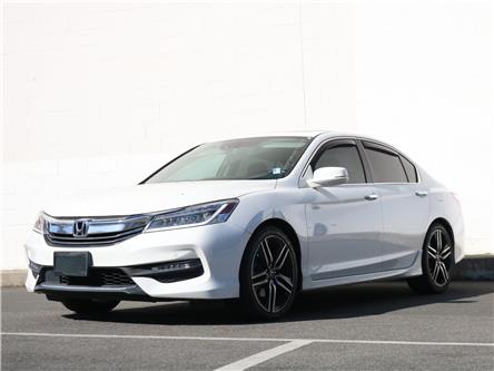 2017 Honda Accord Touring V6 (Stk: T802091) in VICTORIA - Image 1 of 10