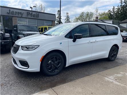 2024 Chrysler Pacifica Hybrid Select (Stk: 24028) in New Hamburg - Image 1 of 11