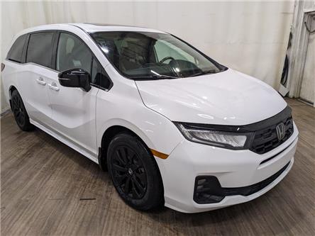 2025 Honda Odyssey Sport-L (Stk: 2570001) in Calgary - Image 1 of 29