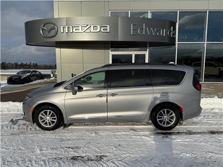 2017 Chrysler Pacifica Touring-L (Stk: 24220) in Pembroke - Image 1 of 37