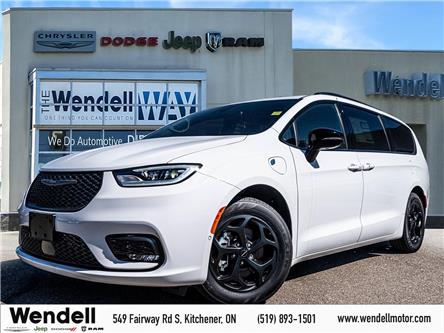 2024 Chrysler Pacifica Hybrid Select (Stk: 44102) in Kitchener - Image 1 of 28