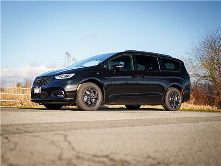 2024 Chrysler Pacifica Hybrid Select (Stk: R158511) in Surrey - Image 1 of 23