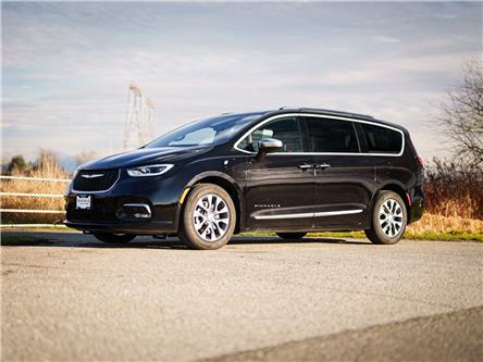 2024 Chrysler Pacifica Hybrid Pinnacle (Stk: R157085) in Surrey - Image 1 of 22