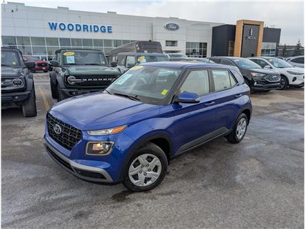 2023 Hyundai Venue ESSENTIAL (Stk: 19132) in Calgary - Image 1 of 20
