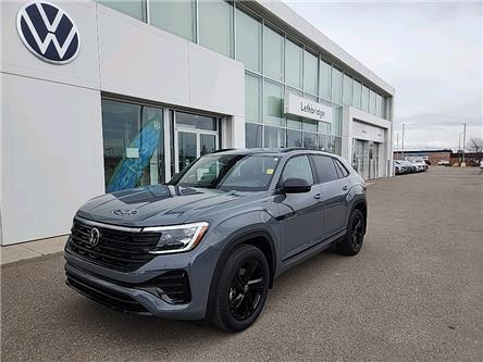 2025 Volkswagen Atlas Cross Sport 2.0 TSI Comfortline R-Line Black Edition (Stk: 25072) in Lethbridge - Image 1 of 30