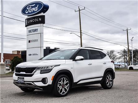 2023 Kia Seltos SX Turbo w/Burgundy Interior (Stk: VFBS00431A) in Chatham - Image 1 of 32