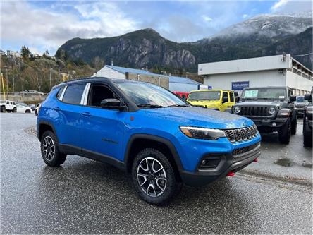 2025 Jeep Compass Trailhawk (Stk: CMQ529210) in Squamish - Image 1 of 13